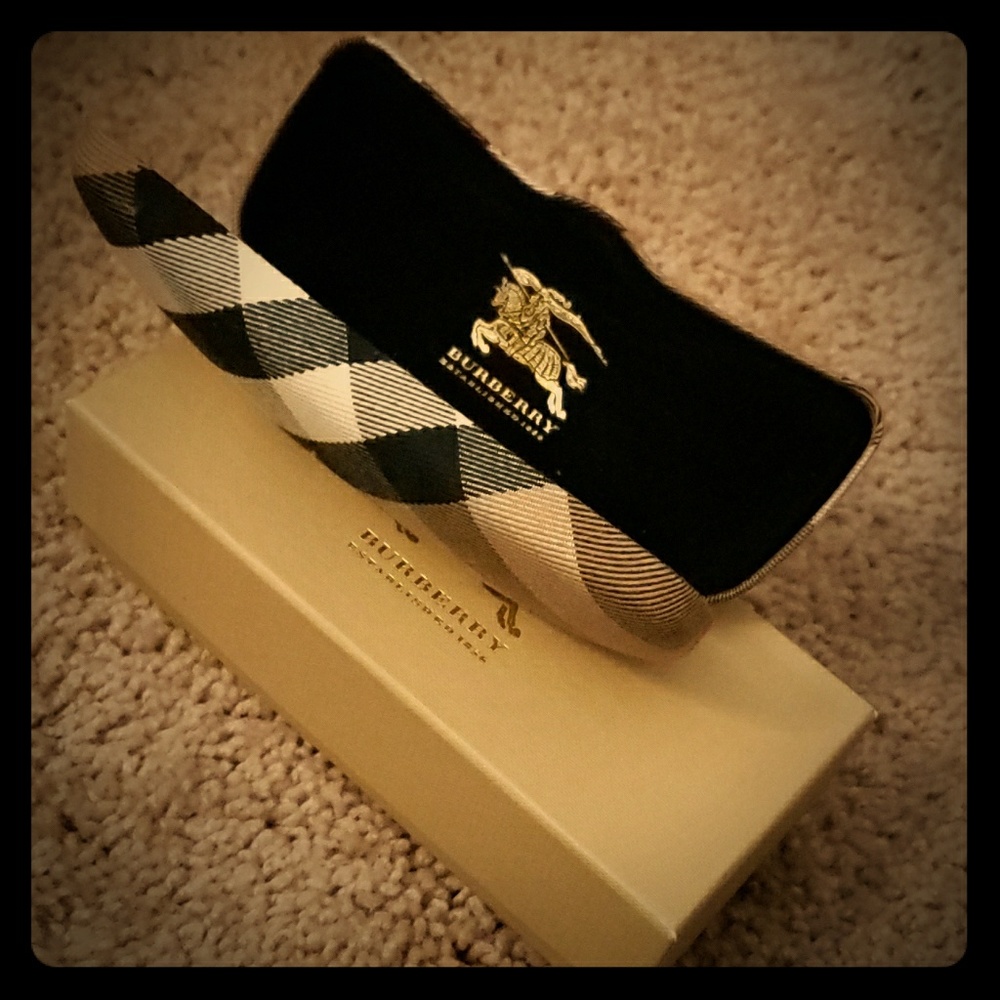 Burberry Eyeglass case, box & cleansing cloth.